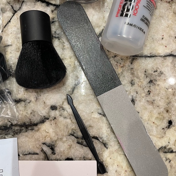 Nailboo at home Gel Polish Kit with 4 colors - Picture 7 of 10